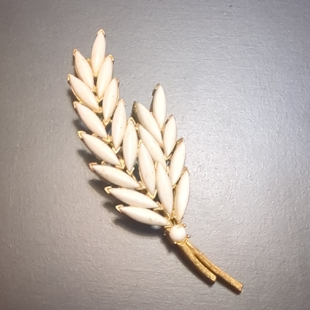 Elegant White and Gold Leaf Brooch